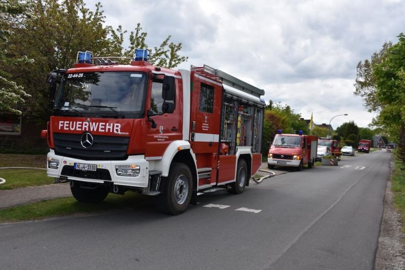 Feuer groß, Menschenleben in Gefahr (F3Y)