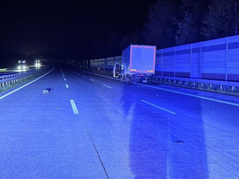 Kraftfahrzeugbrand klein, Menschenleben in Gefahr (FK1#Y)