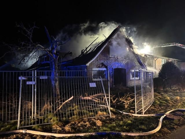Feuer groß, Menschenleben in Gefahr (F4-Y)